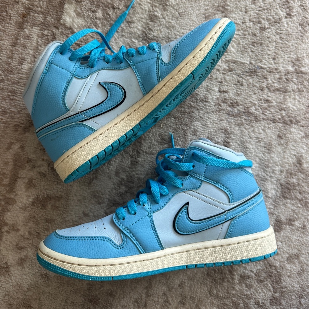 Nike Air Jordan 1 Mid Se Ice Blue Powder